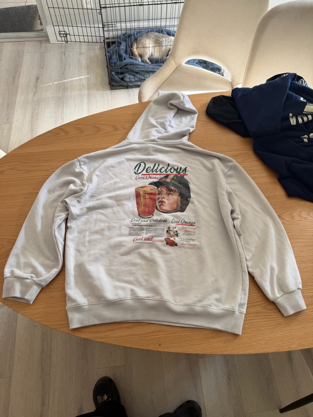 Cream Zip-Up Hoodie with 'Delicious' Retro Graphic